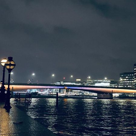 Shadwell - Walking Distance To Tower Bridge, Two Stations In Close Proximity Лондон Экстерьер фото